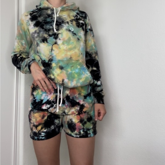 Big Bud Press tie dye shorts - Picture 2 of 7